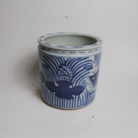 Pot décoratif en porcelaine bleue et blanche, motif peint à la main de poissons et d'algues, pot de fleurs en céramique antique, ornement de décoration pour la maison et le bureau, OEM