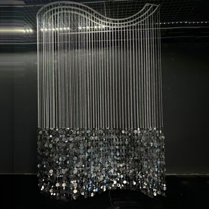 Rideaux suspendus en cercle de perles à paillettes dorées en PVC LANJO pour décorations romantiques de mariage, de fête et de salle événementielle - Product Image 1