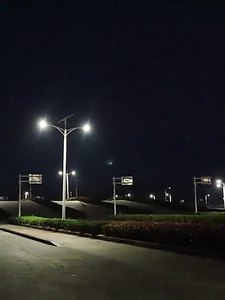 XINTONG Solar LED Galvanized Street Light <b>Pole</b> 20ft 25ft Double Arm Steel Lamp Solar Street Light <b>Metal</b> <b>Pole</b> - Product Image 2