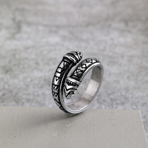 Anillo Vikingo con Serpiente de Yunnique, Anillo Redondo de Acero Inoxidable Unisex con Diseño Geométrico de Animal, Joyería para Regalo - Product Image 2