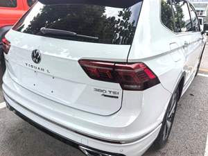Volkswagen <span class=keywords><strong>Tiguan</strong></span> L R-Line 2.0TSI 330TSI 2WD R-Line Comfort Edition Automatique <span class=keywords><strong>2022</strong></span> - Product Image 2