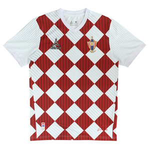 Maillot de football rétro classique Healy rouge et blanc à motif argyle, haut de sport tendance pour l'été - Product Image 1