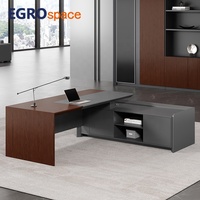 Solution de bureau clé en main EGROspace, mobilier de luxe, table de direction en placage de bois, bureau de direction en forme de L