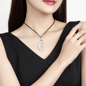 Un par de colgantes huecos de dragón y fénix hechos de ágata blanca de jaspe natural. Jade blanco como hielo, luz de luna, para parejas - Product Image 2