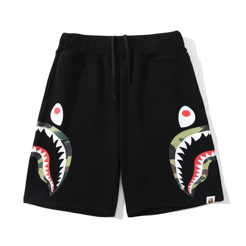 Bouche de requin entièrement noire
