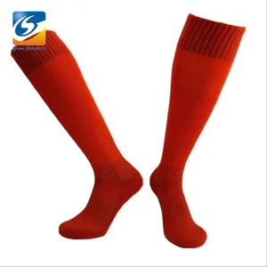 Venda por atacado de meias de futebol compridas respiráveis leves e altas para futebol de alta qualidade
