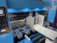 Mesin Printer Digital Karton Bergelombang Otomatis Kecepatan Tinggi, Mesin Cetak Digital Industri untuk Kotak Pizza & Karton Pengiriman