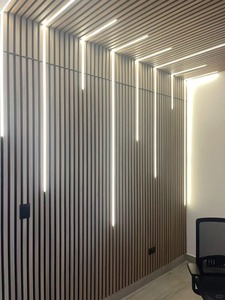 Panneaux muraux cannelés en PVC WPC à grain de <span class=keywords><strong>bois</strong></span> de style moderne <span class=keywords><strong>Décoration</strong></span> intérieure avec bande lumineuse à LED pour hôtel Divertissement Wpc Board - Product Image 5