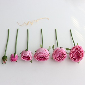 Fiori Artificiali di Alta Qualità all'Ingrosso, 6 Teste di <span class=keywords><strong>Rose</strong></span> Realistiche con Effetto Umido, Rivestimento in PVC, Fatti a Mano per Natale - Product Image 2
