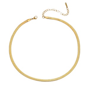 Nouveau <span class=keywords><strong>Collier</strong></span> Chaîne Serpent Plate Sportive en Acier Inoxydable Plaqué Or Style Européen et Américain 2MM-5MM pour Femme Cadeau Yiwu - Product Image 5