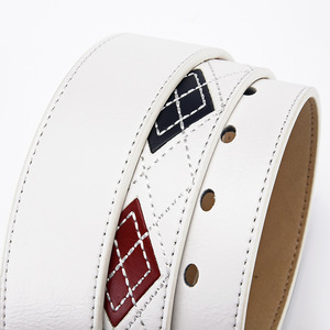 Cinturón Duradero de Cuero Vacuno Blanco para Hombre con Diseño de Bloques de Color y Hebilla Plateada para Uso Casual y Deportivo - Product Image 4