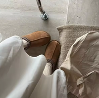 Bottes de neige pour femmes en cuir véritable douces et antidérapantes confortables pour l'automne/hiver avec doublure en fourrure de mouton et plateforme