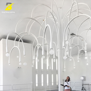 Lumière LED programmable en forme d'arbre à bulles - Lumière d'ambiance artistique pour les espaces commerciaux et les centres de villégiature - Product Image 6