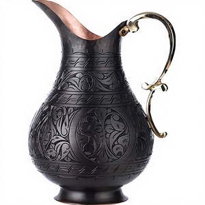 Carafe en cuivre en gros avec poignée en laiton, carafe à vin florale gravée à la main, faite à la main - Product Image 1