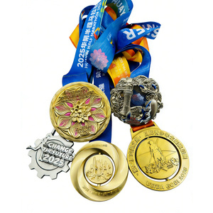 Medalla de Relieve Personalizada con Temática de Baloncesto, de Aleación de Zinc Bañada en Plata Antigua con Textura Hueca de Baloncesto y Bisagra - Product Image 6