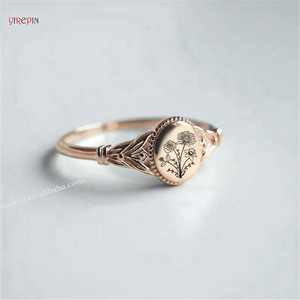 <span class=keywords><strong>Anello</strong></span> Personalizzato da Donna in Acciaio Inossidabile, Design Classico Rotondo con Incisione Personalizzata, per Matrimonio o <span class=keywords><strong>Festa</strong></span> <span class=keywords><strong>della</strong></span> <span class=keywords><strong>Mamma</strong></span> - Product Image 2