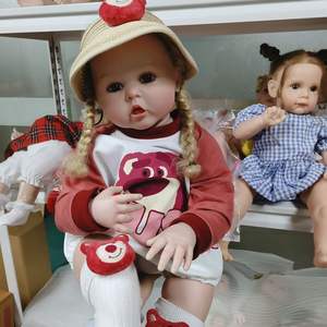 Bambola Realistica di Bambina, Capelli Biondi e Occhi Blu, Sperimenta il Miglior Giocattolo Reborn per Bambini - Product Image 3