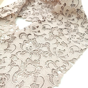 Fábrica De Luxo Água Solúvel Guipure Leite Bordado De Tecido De Renda De Seda Para Casamento Tecido Personalizado 2024 Laço De Flor Macia - Product Image 6