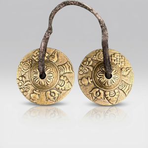 Campana Tingsha de Bronce Premium con Sonido Relajante para Práctica de Yoga y Paz Interior - Product Image 1