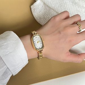 นาฬิกาข้อมือผู้หญิงสีทองรุ่นใหม่ปี 2026 หรูหรา สง่างาม เหมาะเป็นของขวัญสำหรับคนรัก งานปาร์ตี้ นาฬิกาควอตซ์ สายแบบโซ่ - Product Image 3