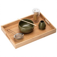 Ensemble d'accessoires pour la cérémonie du thé Matcha : plateau de service en bois, bol, tamis, cuillère, support