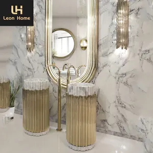 最新设计的浴室镜和脸盆定制豪华不锈钢框架和白色大理石洗手盆水槽