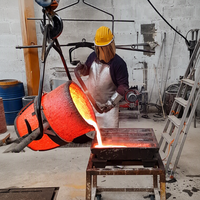 Four à induction à moyenne fréquence Topyro à coque en acier, four de fusion à basculement hydraulique pour la fonderie de ferraille et de fonte d'acier