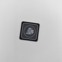 Écusson de vêtement personnalisé haut de gamme en PVC souple, avec logo 3D gaufré à coudre, rectangulaire/carré, lavable, imprimé par gravure, pour chapeaux et vêtements