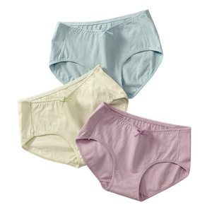 Simple couleur unie mignon petit arc respirant mi-taille coton dames caleçons - Product Image 1