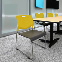 Chaise de conférence ergonomique moderne empilable pour l'école, la maison, le bureau, l'hôtel, le salon - Sortie d'usine en gros de Foshan
