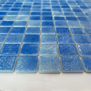 Blu 20*20mm moderno quadrato murale piscina mattonelle <span class=keywords><strong>di</strong></span> mosaico <span class=keywords><strong>di</strong></span> Design Parquet Hot Melt Glass per alberghi appartamenti 4mm <span class=keywords><strong>di</strong></span> spessore - Product Image 3