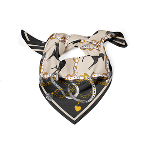 Écharpe de <span class=keywords><strong>cou</strong></span> multifonction décontractée, impression numérique personnalisée, logo sur mesure, écharpe carrée en satin de soie, élégante pour femmes - Product Image 2