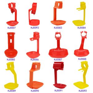 Poulet en plastique eau potable tasse suspendue tasse à boire pour poulailler - Product Image 1