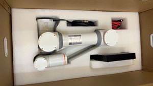 หุ่นยนต์แขนกล COBOT10 แบบตั้งโต๊ะขนาดเล็ก 6 แกน สำหรับยึดสกรู - Product Image 5