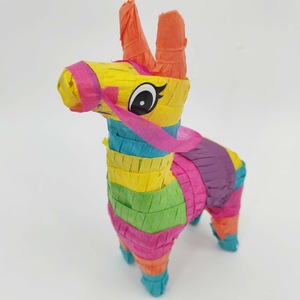 Piñata en forme de personnage unique pour des jeux amusants en plein air et une décoration de fête d'anniversaire à thème - Product Image 3