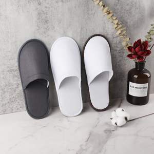 Vente en gros personnalisé sur mesure <span class=keywords><strong>pas</strong></span> <span class=keywords><strong>cher</strong></span> pour fête de mariage Spa demoiselle d'honneur mariée pantoufles d'hôtel jetables - Product Image 5