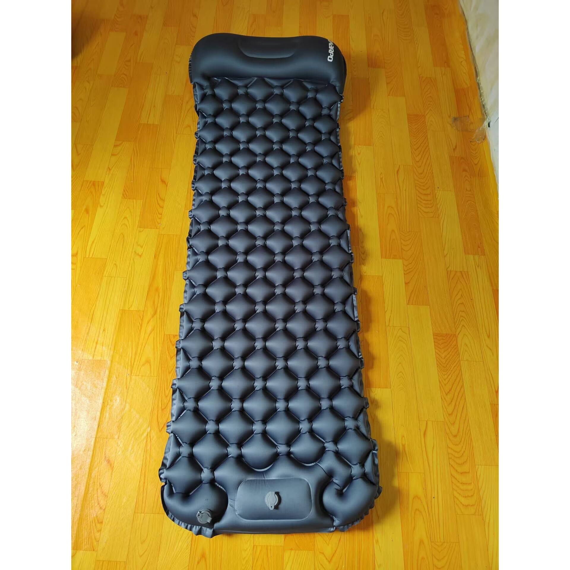 สีเทาเข้ม