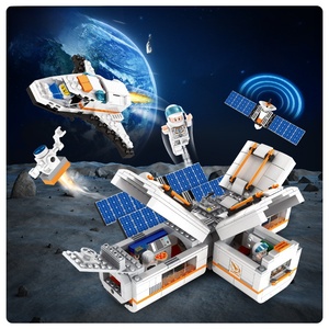Nuovo Arrivo: Set di Costruzioni Stazione Spaziale da 732 Pezzi, Blocchi da Costruzione Guerre Stellari - Product Image 1