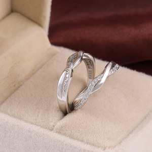 Anello aperto minimalista da donna con design intrecciato a forma di cuore, gioiello alla moda per tutti i giorni - Product Image 6