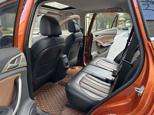 Autos Usados <span class=keywords><strong>2018</strong></span> BYD Song 1.5T Transmisión Manual 240Nm Distancia entre Ejes de 2660mm Techo Solar Panorámico Cuero Volante a la Izquierda DiLink Oscuro - Product Image 5