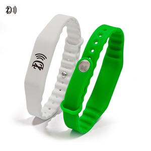 Có thể điều chỉnh Silicone NFC Vòng đeo tay <span class=keywords><strong>13.56MHz</strong></span> Vòng đeo tay <span class=keywords><strong>Mifare</strong></span> cổ điển Ev1 <span class=keywords><strong>RFID</strong></span> Silicone dây đeo cổ tay cho phòng tập thể dục - Product Image 1