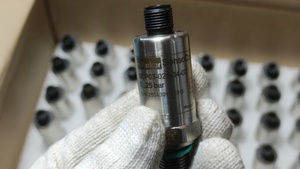 SCP03-025-34-07 ทรานสดิวเซอร์ไฮดรอลิก 25 บาร์ สวิตช์เซ็นเซอร์สแตนเลส M12 4 พิน G1/4 คุณภาพเยอรมัน - Product Image 3
