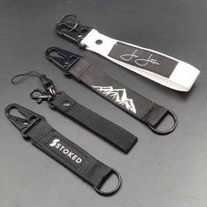 Lanière courte personnalisée en nylon noir avec patch en caoutchouc d'un côté, logo cousu, pour extérieur, bracelet porte-clés - Product Image 6