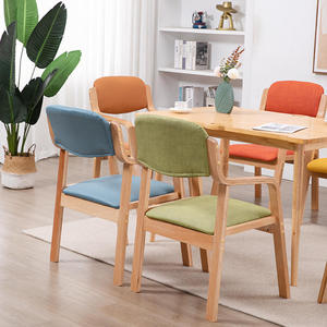 <span class=keywords><strong>Chaise</strong></span> <span class=keywords><strong>de</strong></span> salle à manger contemporaine en bois massif avec siège rembourré, fauteuil design monobloc à accoudoirs courbes, structure légère et durable - Product Image 1