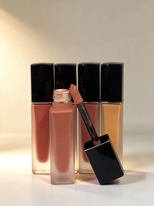 Producto de belleza de lujo: rubor líquido vegano puro, con ingredientes minerales y herbales, que logra un efecto de maquillaje perfecto. - Product Image 6