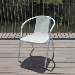 Vente directe d'usine <span class=keywords><strong>de</strong></span> chaises <span class=keywords><strong>de</strong></span> <span class=keywords><strong>jardin</strong></span> en rotin <span class=keywords><strong>avec</strong></span> structure en aluminium imperméables et résistantes au soleil pour l'extérieur - Product Image 4
