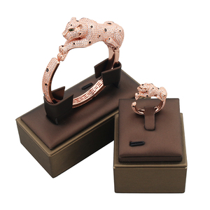 Commercio all'ingrosso delle donne del nuovo arrivo set di gioielli di moda della ragazza zircone cubico gioielli <span class=keywords><strong>argento</strong></span> oro <span class=keywords><strong>bracciale</strong></span> e anello - Product Image 3