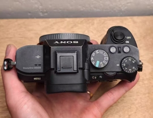 กล้องดิจิตอล Sony A7 <span class=keywords><strong>R</strong></span> II คุณภาพสูง 95% สภาพใหม่ ความละเอียด 42MP เหมาะสำหรับการเดินทางและการใช้งานส่วนตัว - Product Image 2