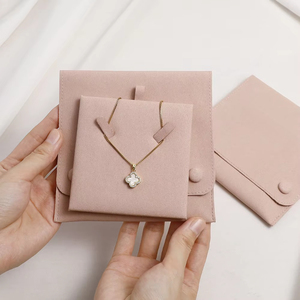 Bolsa de Joyería Ecológica de Lujo con Logotipo Personalizado, Diseño de Cierre a Presión de Microfibra para Exhibición de Collares y Empaque de Regalos - Product Image 4