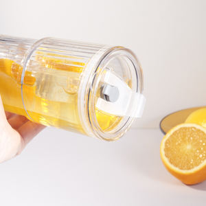 Vaso de Vidrio con Rayas Verticales, Tapa Antiderrames, Apto para Alimentos, NOVARE, para Bebidas Frías, Smoothies, Moderno, para Hogar y Oficina - Product Image 6